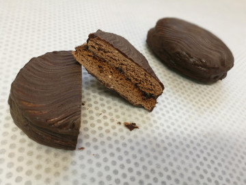 čoko puk - snack mazaný povidly a čokoládou