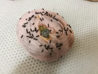 Donut jahodový 2 ks